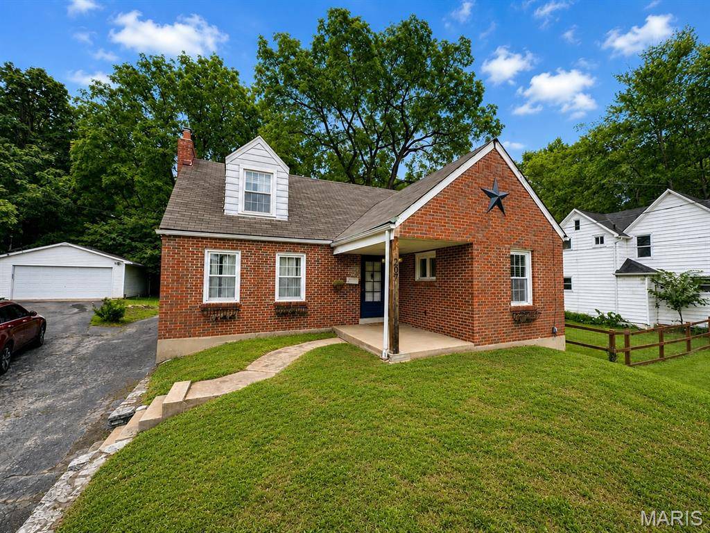 207 Tiffin AVE, Ferguson, MO 63135