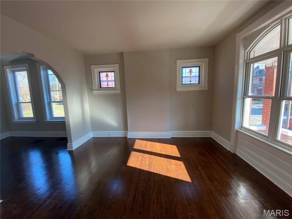 5331 Ridge AVE, St Louis, MO 63112
