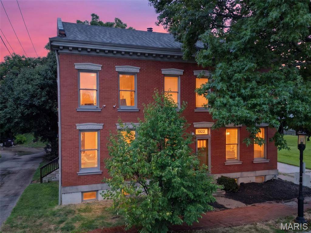 1324 S 9th ST, St Louis, MO 63104
