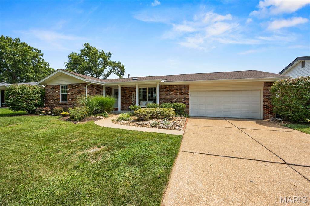 5730 Chatport RD, Unincorporated, MO 63129