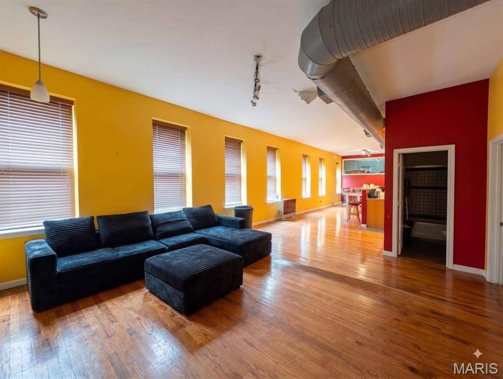 2801 Lemp AVE #B2, St Louis, MO 63118