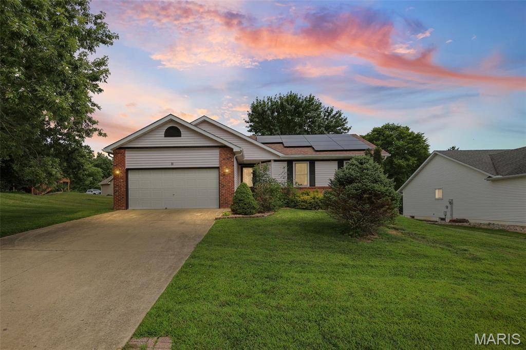 81 Englewood DR, Glen Carbon, IL 62034