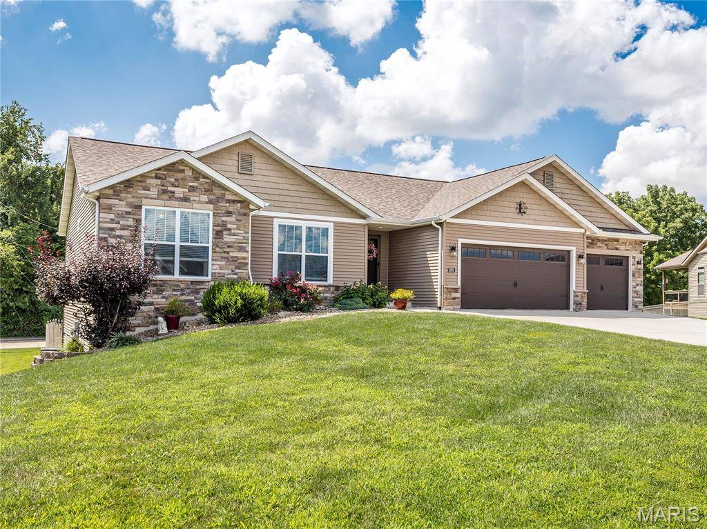 1873 Appleton CT, Maryville, IL 62062