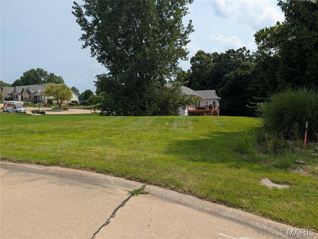 120 Waterfall CT, Glen Carbon, IL 62034