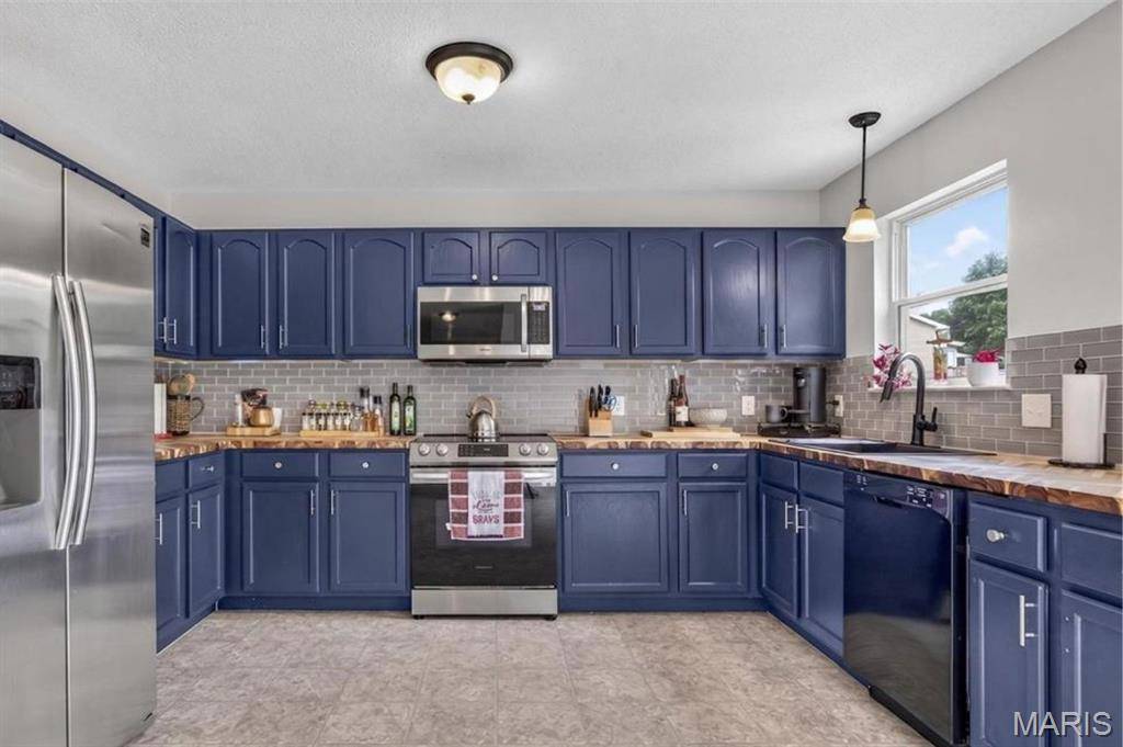 107 Ezekiel CT, Hillsboro, MO 63050