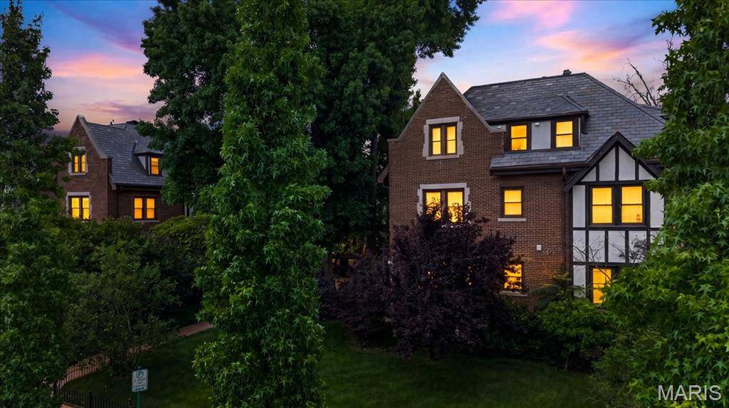 7625 Wydown BLVD #1S, Clayton, MO 63105
