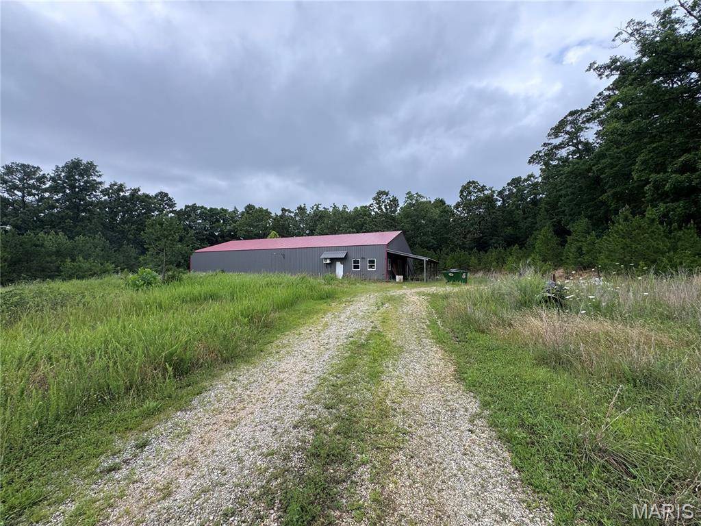 18205 Whitlock RD, Licking, MO 65542