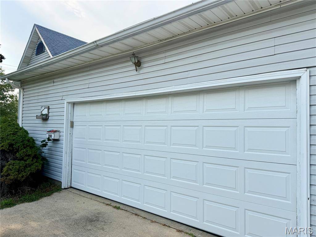200 E Boone ST, Salem, IL 62881