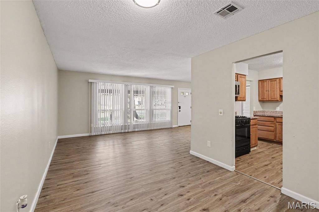 1535 Surf Side DR, St Louis, MO 63138