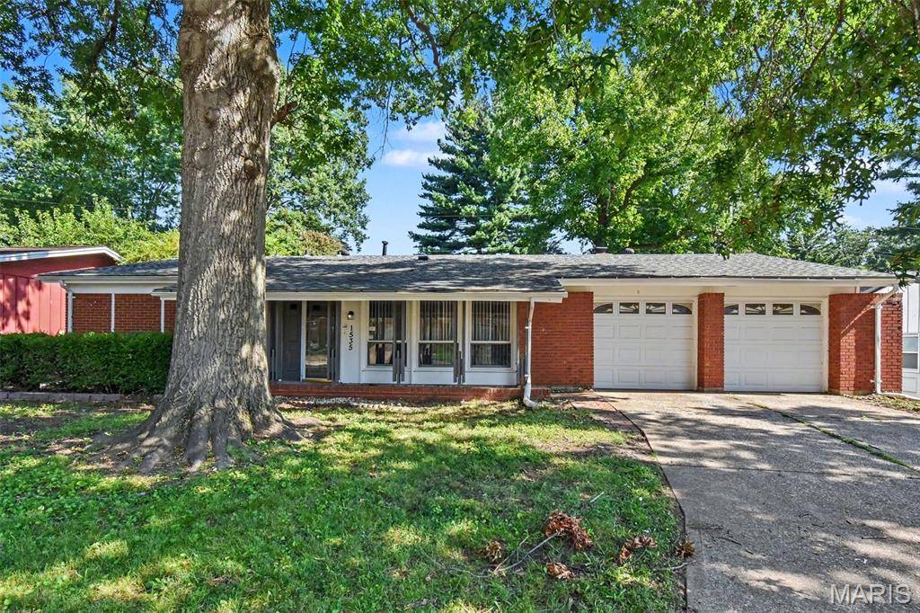 1535 Surf Side DR, St Louis, MO 63138