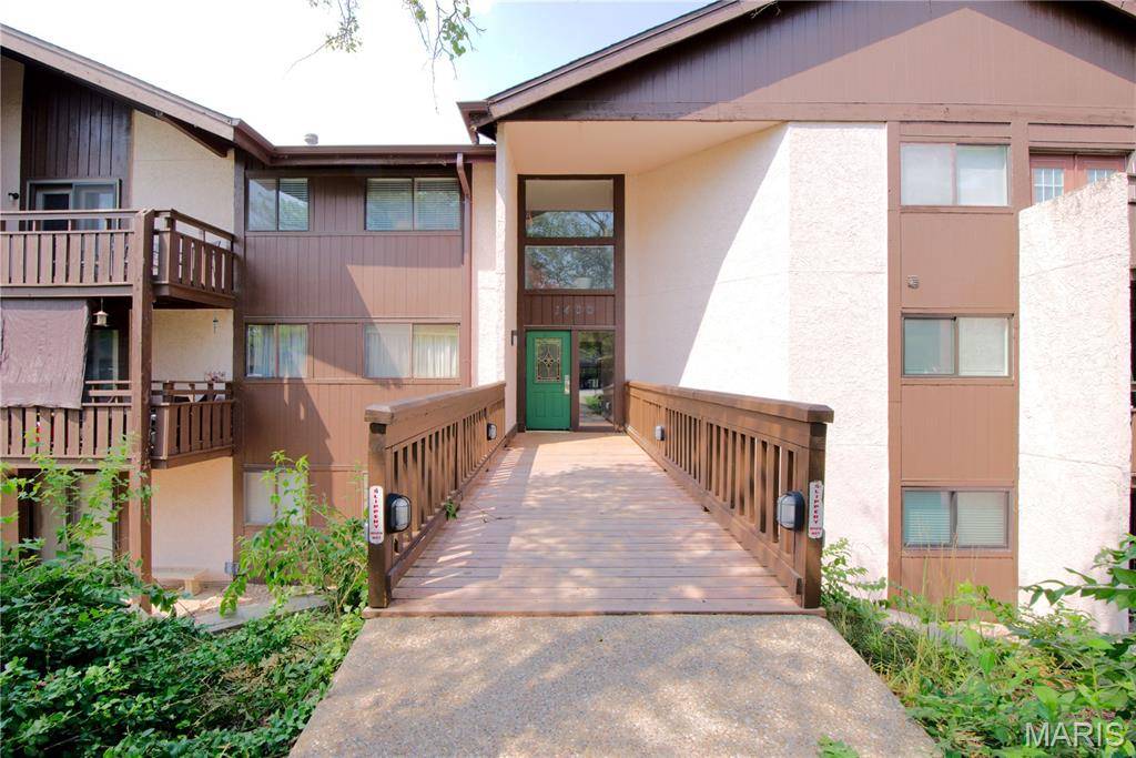 1400 Heritage Landing #304, St Charles, MO 63303