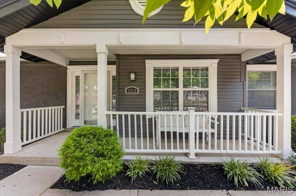 1712 Pensacola DR, Unincorporated, MO 63146