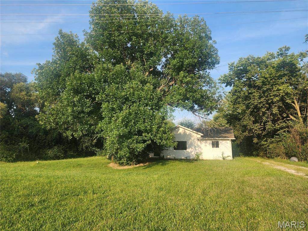 1672 Hillsboro RD, Vandalia, IL 62471
