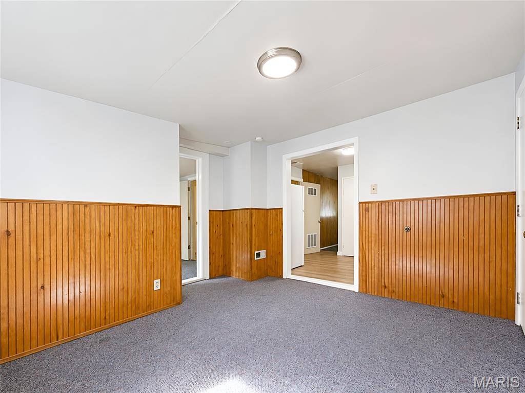 10108 Earl DR, St Louis, MO 63136