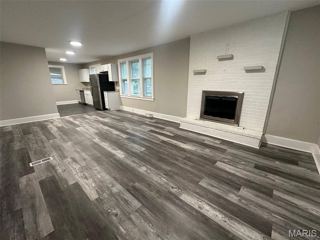 503 Leslie AVE, Wood River, IL 62095