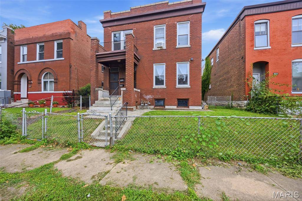 6726 Vermont AVE, St Louis, MO 63111