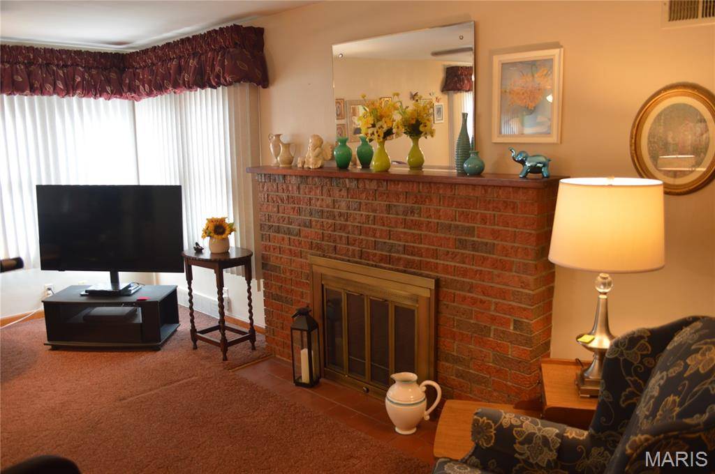 328 Sycamore ST, Collinsville, IL 62234