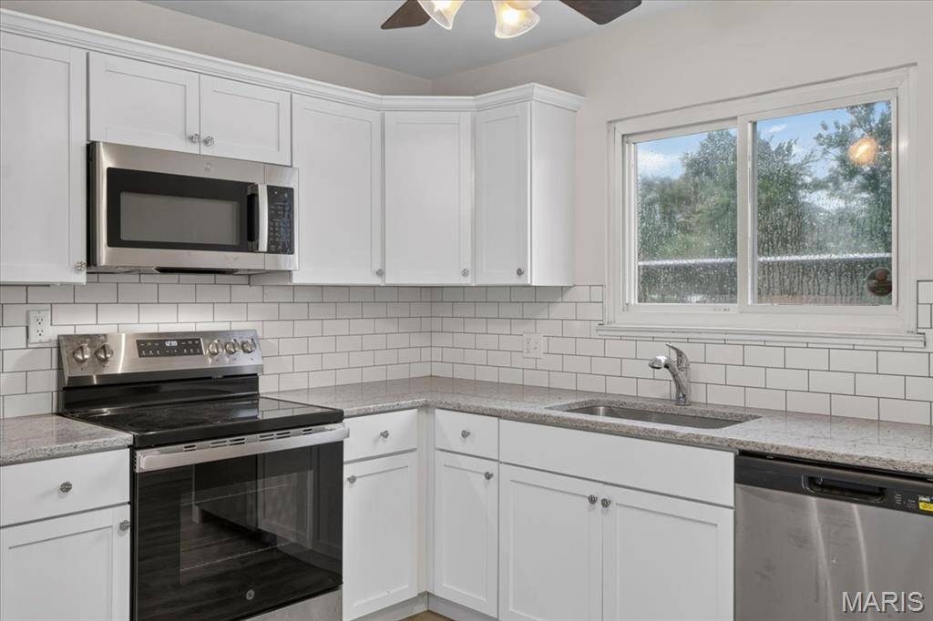 4113 Gulf SHR W, Florissant, MO 63034