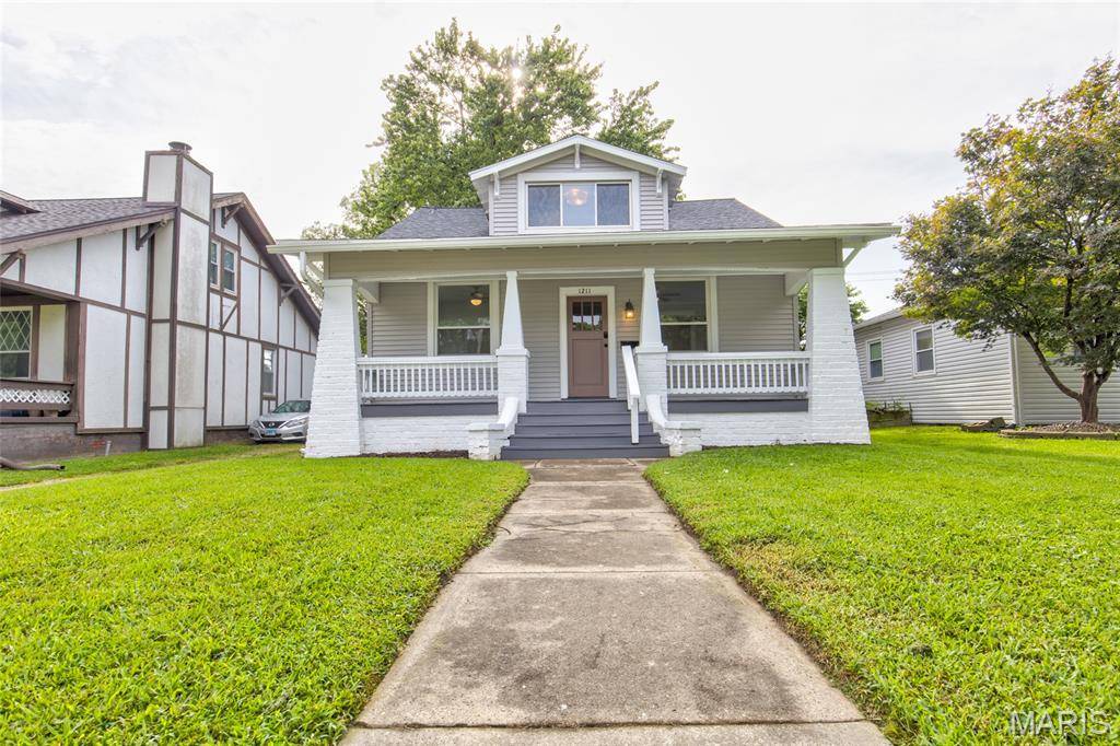 1211 Troy RD, Edwardsville, IL 62025