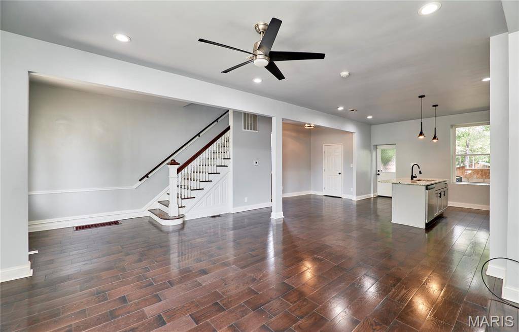 3007 Chippewa ST, St Louis, MO 63118