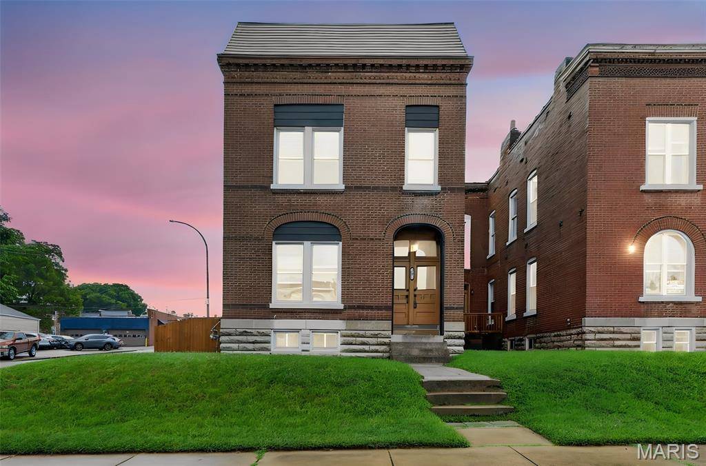 6827 Minnesota AVE, St Louis, MO 63111