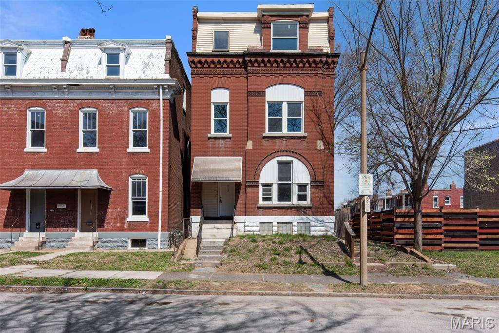 2715 Osage ST, St Louis, MO 63118