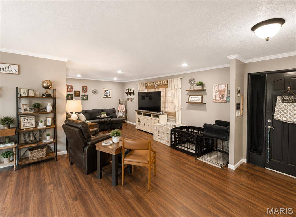 107 Prospect ST, Waynesville, MO 65583