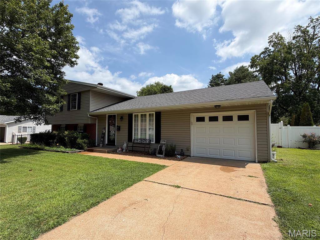 212 Whitehall DR, O'fallon, IL 62269