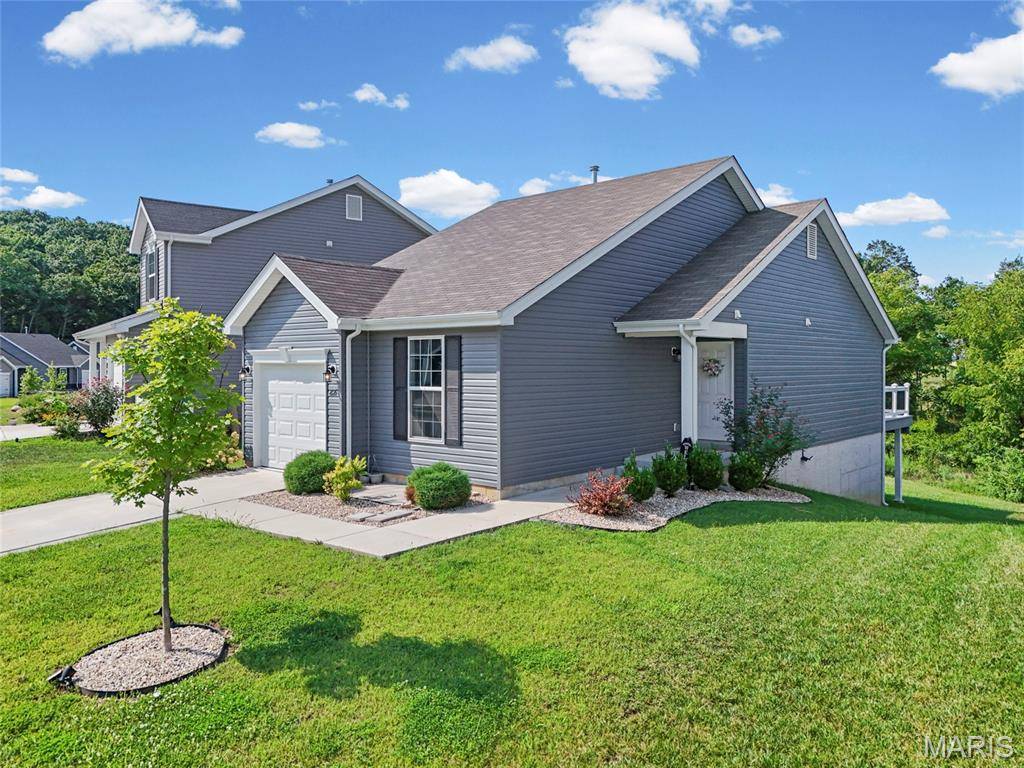 821 Black Bear DR, House Springs, MO 63051