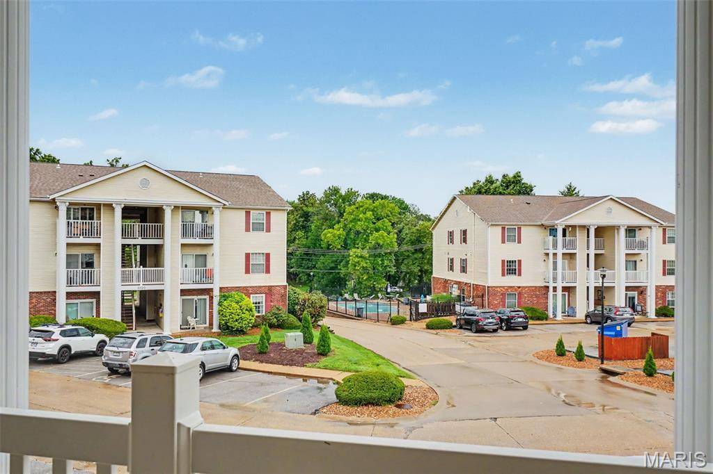 3114 Edwards PL #303, Maryland Heights, MO 63043