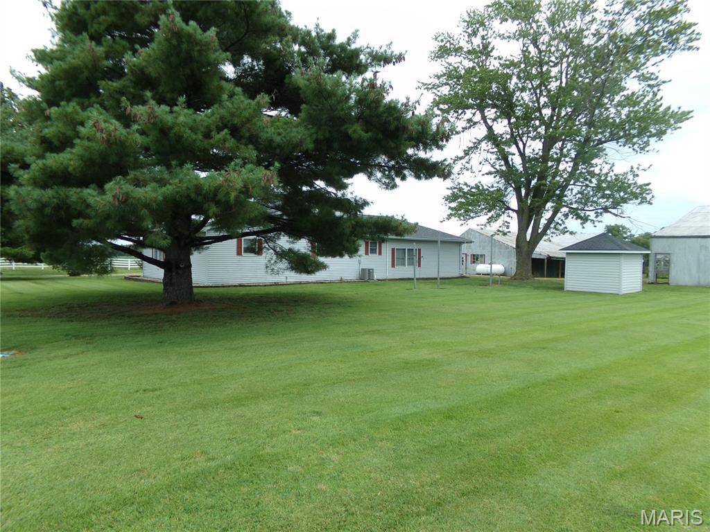 1954 Tilden RD, Marissa, IL 62257