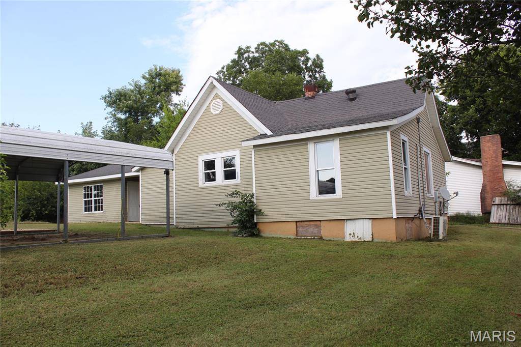 910 N 13th ST, Poplar Bluff, MO 63901