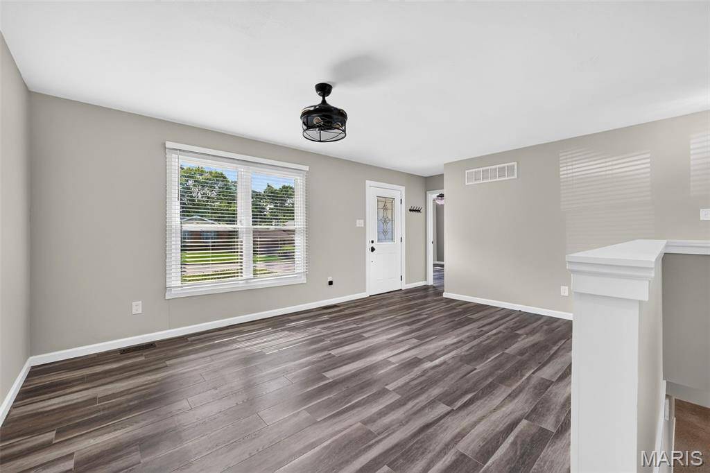 706 Millwood DR, St Peters, MO 63376
