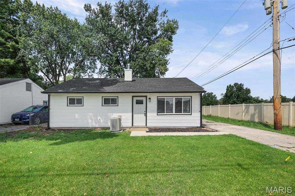 1009 Royal Heights RD, Belleville, IL 62226