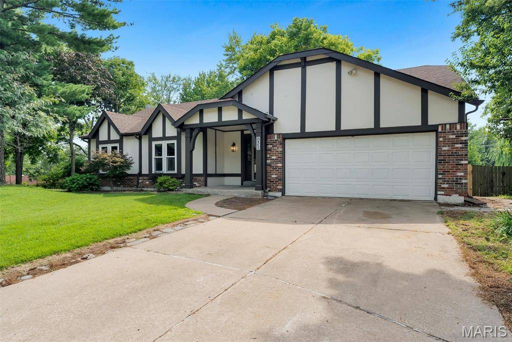1035 Rosary Tree CT, Florissant, MO 63031