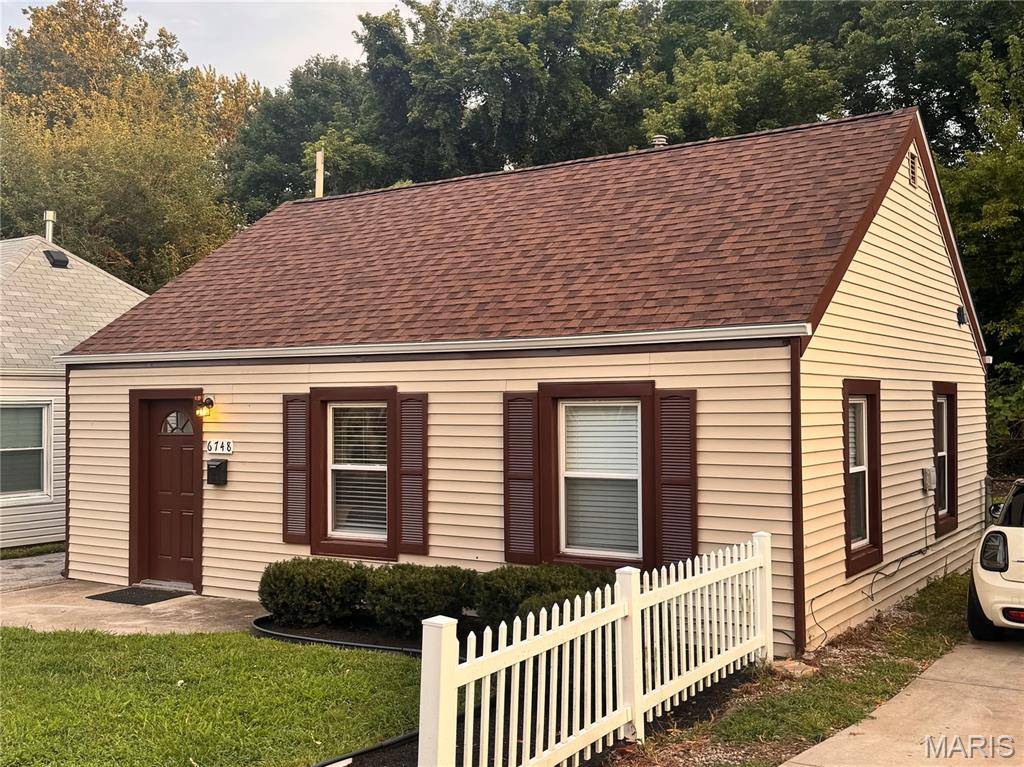 6748 Vernon AVE, University City, MO 63130