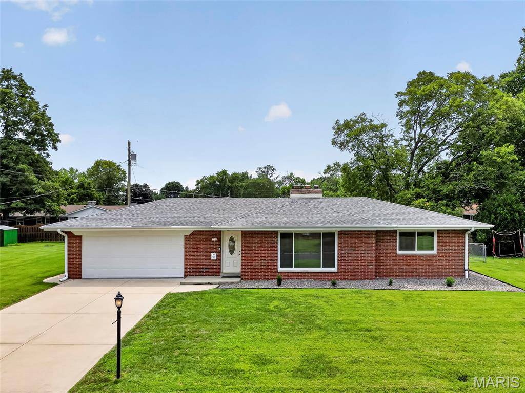 34 Chadwick DR, Belleville, IL 62223