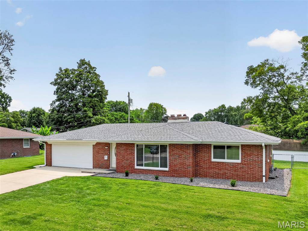 34 Chadwick DR, Belleville, IL 62223