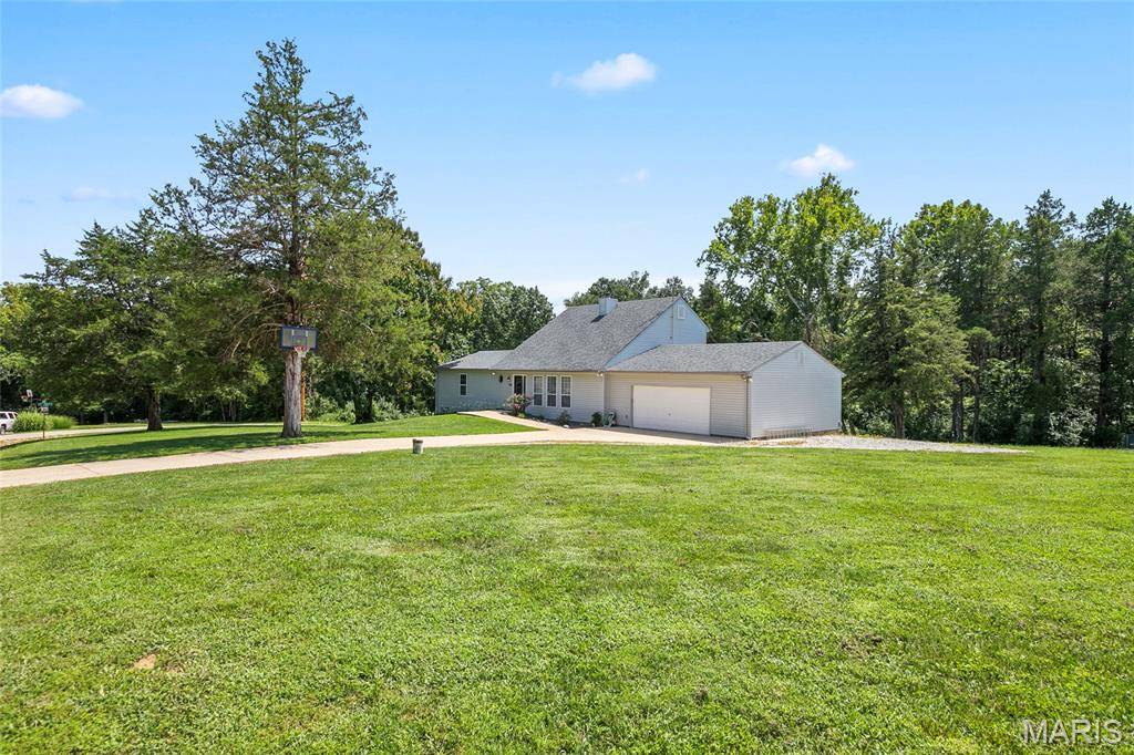 180 Cedargate DR, Dittmer, MO 63023