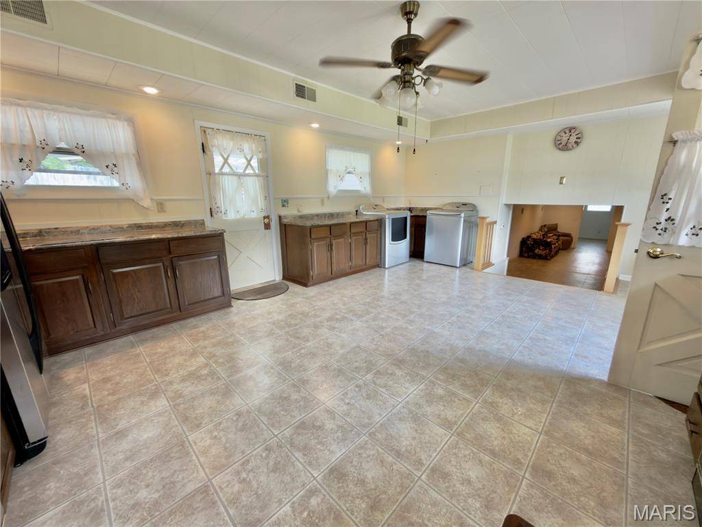 212 W 3rd ST, New London, MO 63459