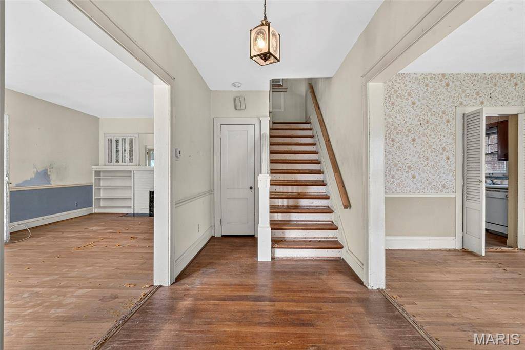 618 S Rock Hill RD, Webster Groves, MO 63119