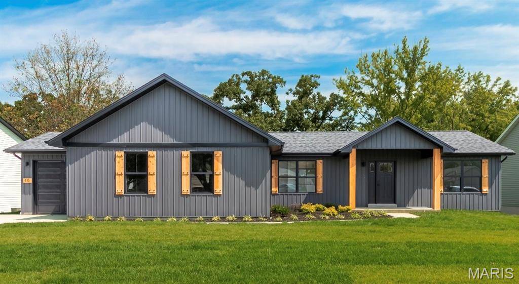 10 Pershing CIR, O'fallon, MO 63366