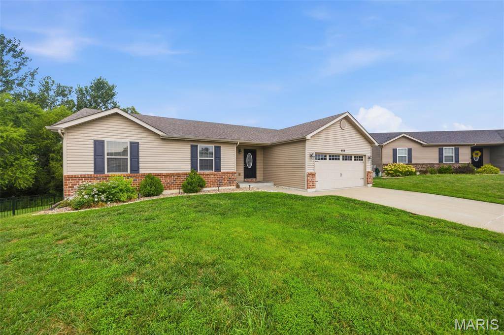 454 Honeysuckle Creek DR, Wentzville, MO 63385