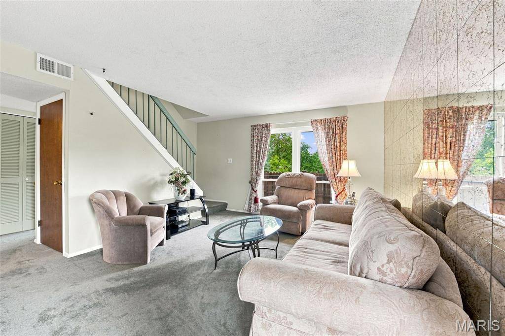 11138 Towering Pines DR, St Louis, MO 63136