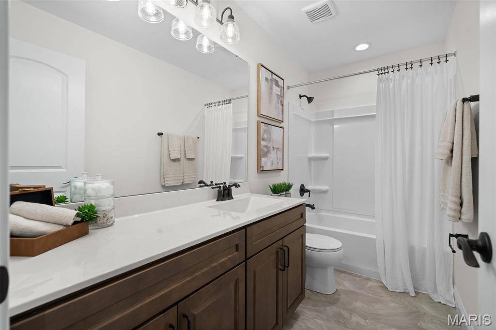 2 Hermitage II at Walnut Hills, Jefferson City, MO 65109