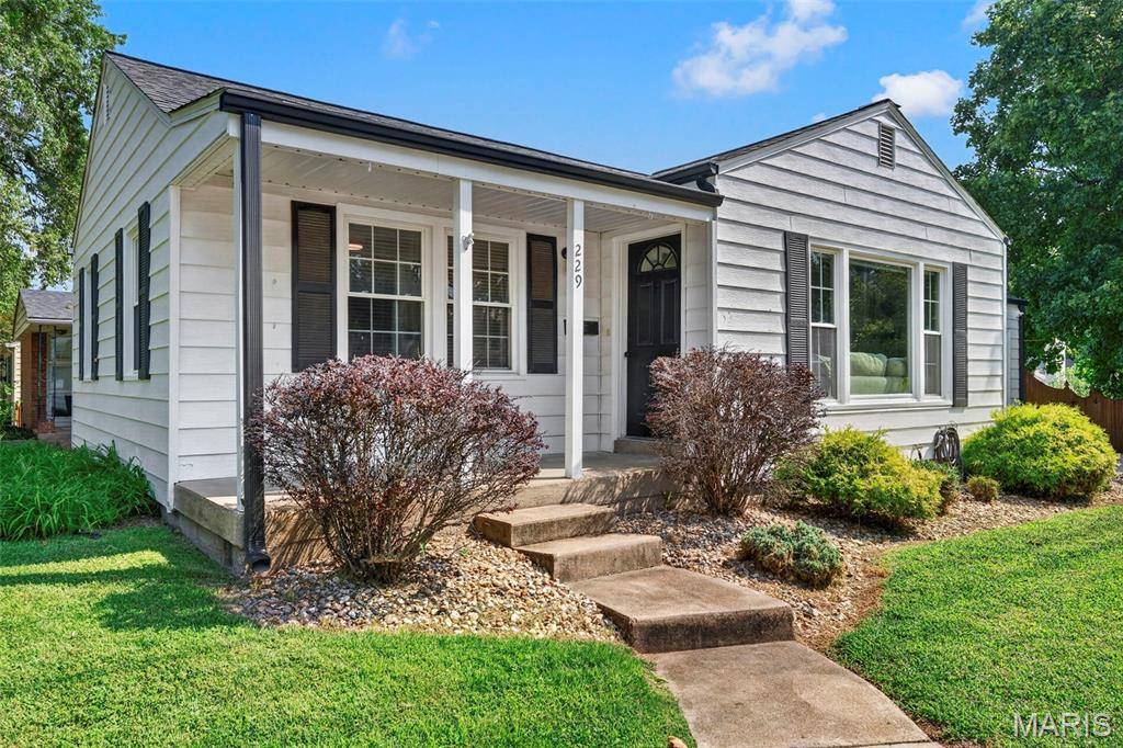 229 Quan AVE, Kirkwood, MO 63122