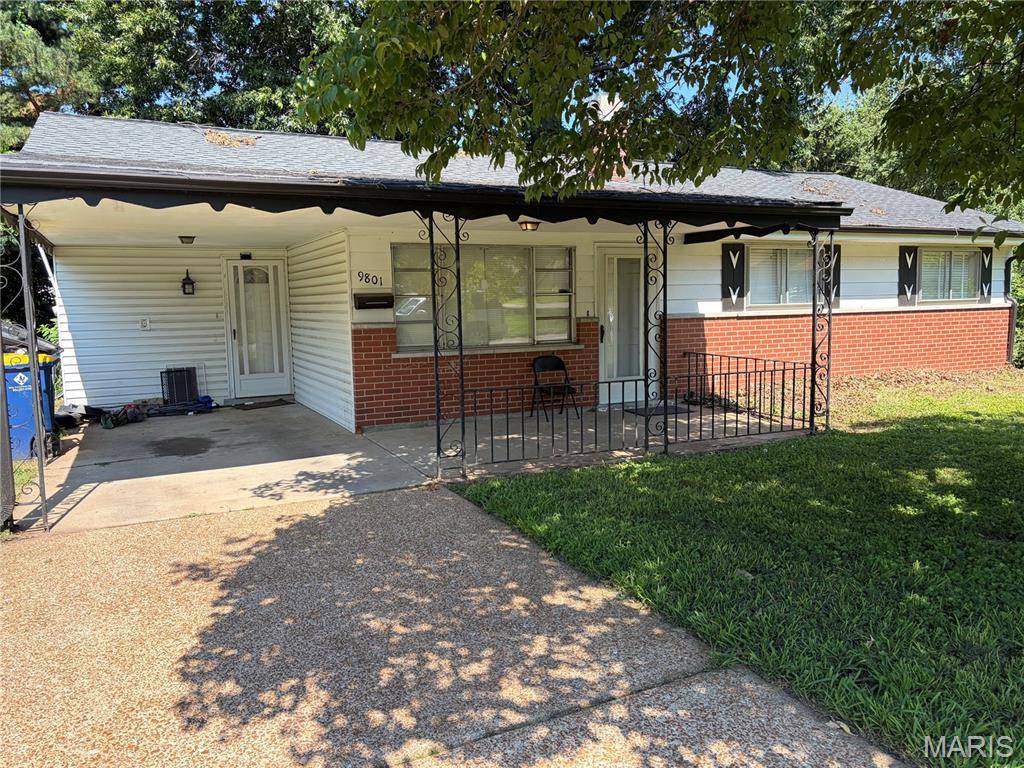 9801 Winn DR, Woodson Terrace, MO 63134