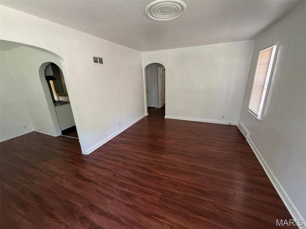 8300 Orchard AVE, St Louis, MO 63132