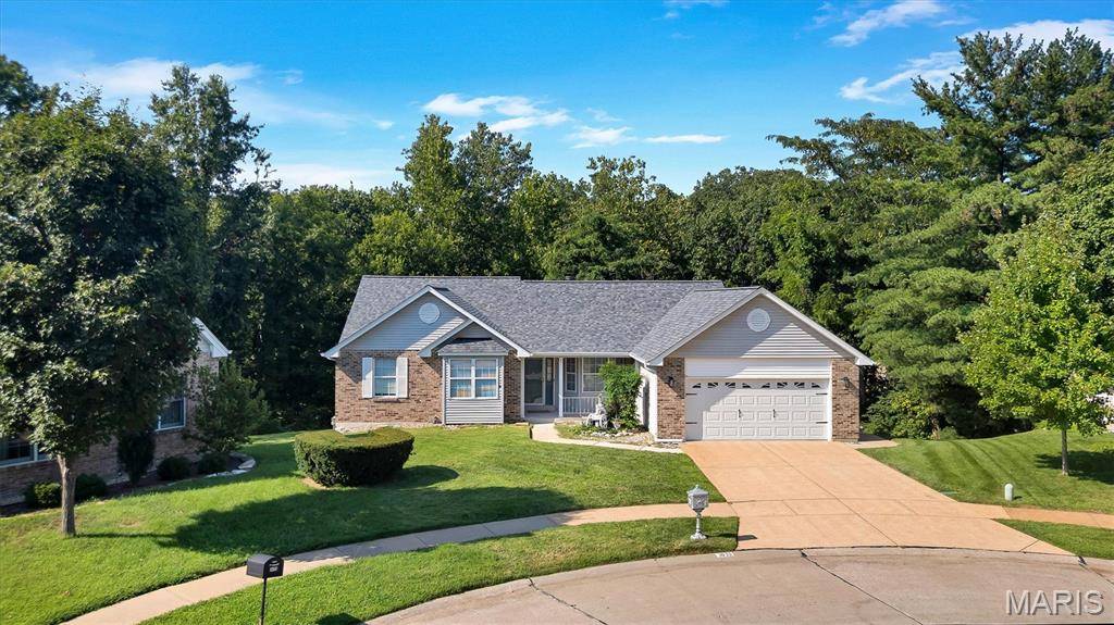 3033 Stony Ridge CT, St Louis, MO 63129