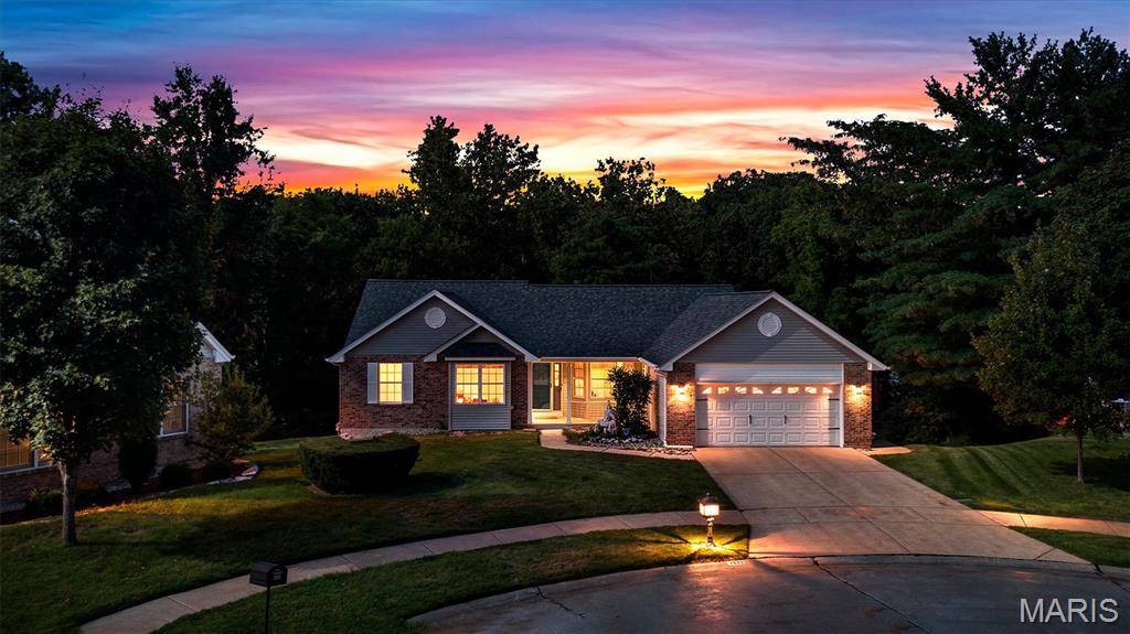 3033 Stony Ridge CT, St Louis, MO 63129